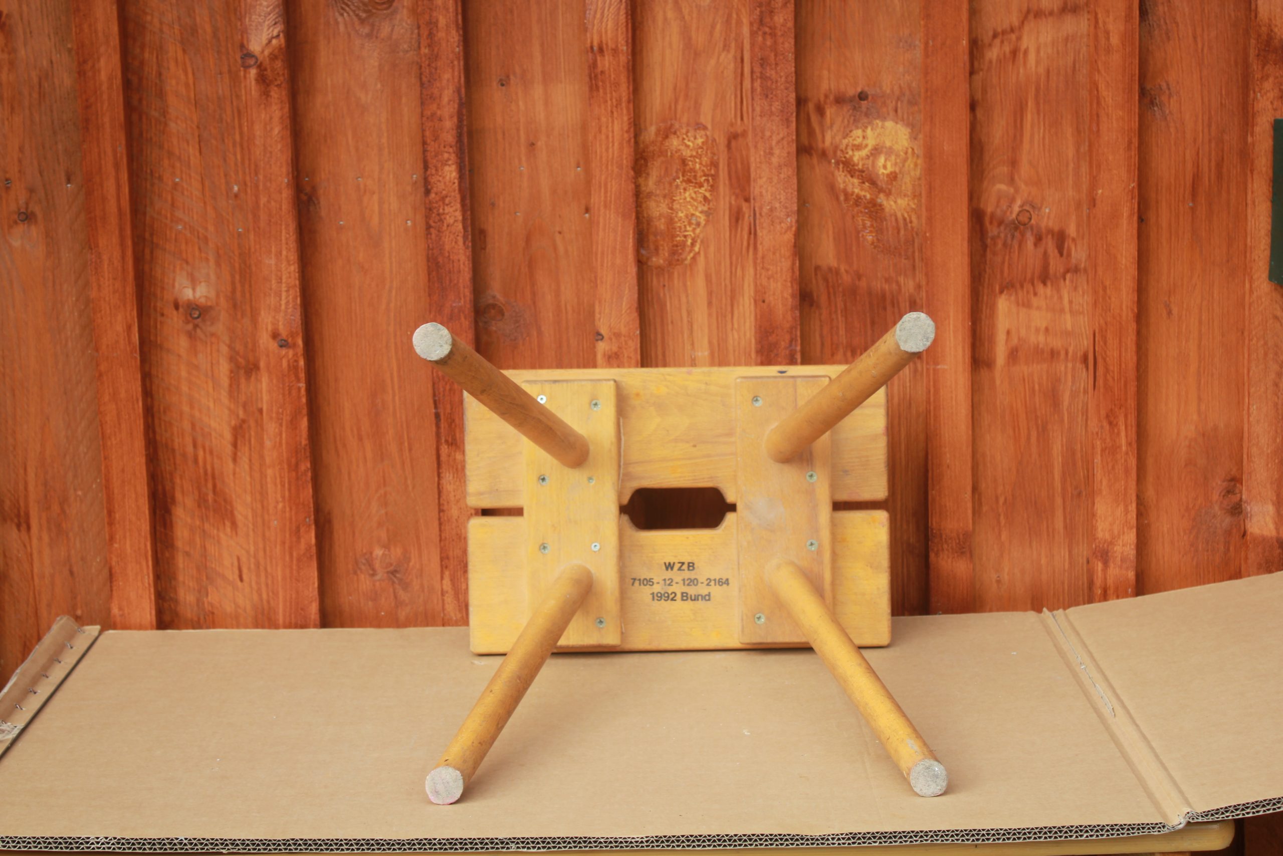 BW Hocker - massiv Holz für Anschusstisch Bundeswehr – Bild 2