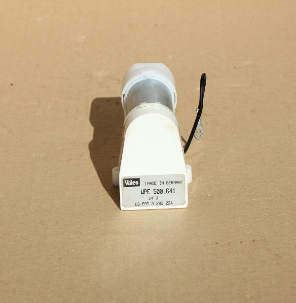 Wischwasserpumpe Scheibenwaschpumpe  VW Iltis Bombardier – Bild 2